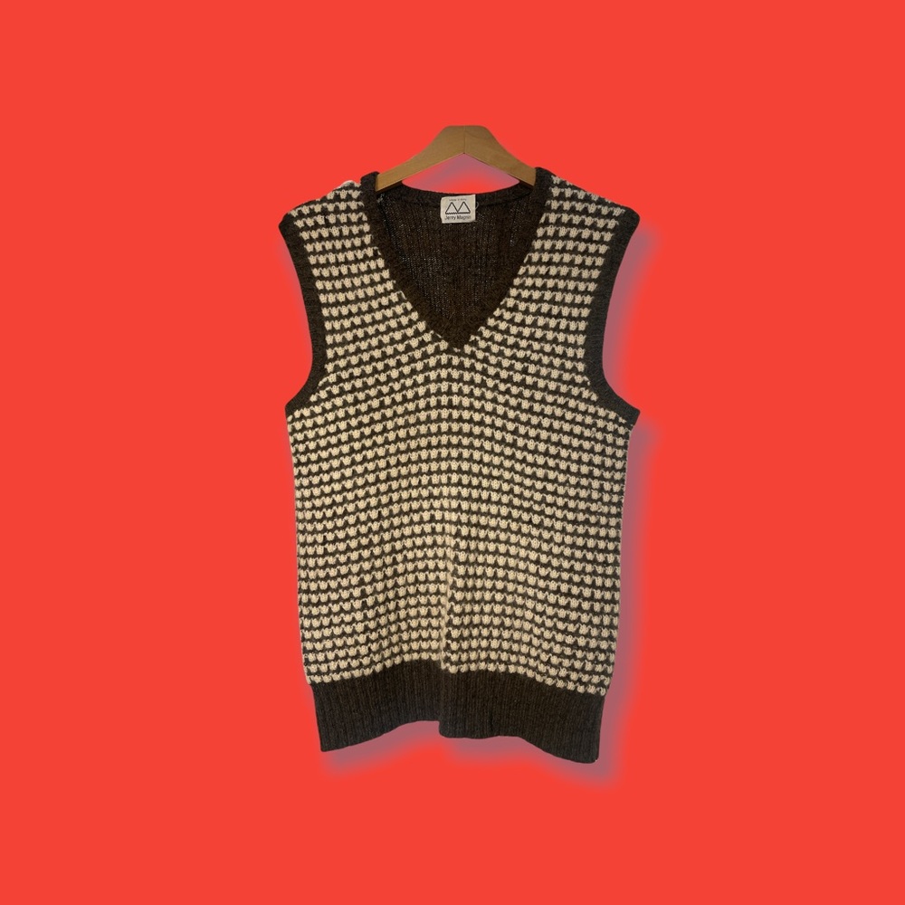 Alpaca Sweater Vest made in italy by Jerry Magnin size medium v neck